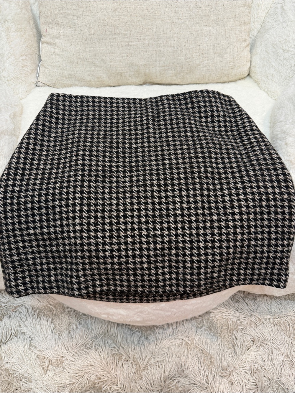 H&M Black and White Houndstooth Mini Skirt